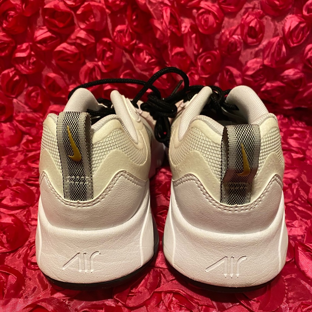 Nike Women's Air Max 200 - Picture 6 of 8